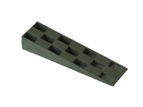 Клин монтажный 115х30х19 с бортиком (500 шт)